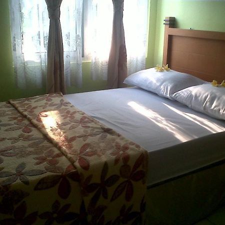 Wening Griya Guest House Jatingaleh Bagian luar foto